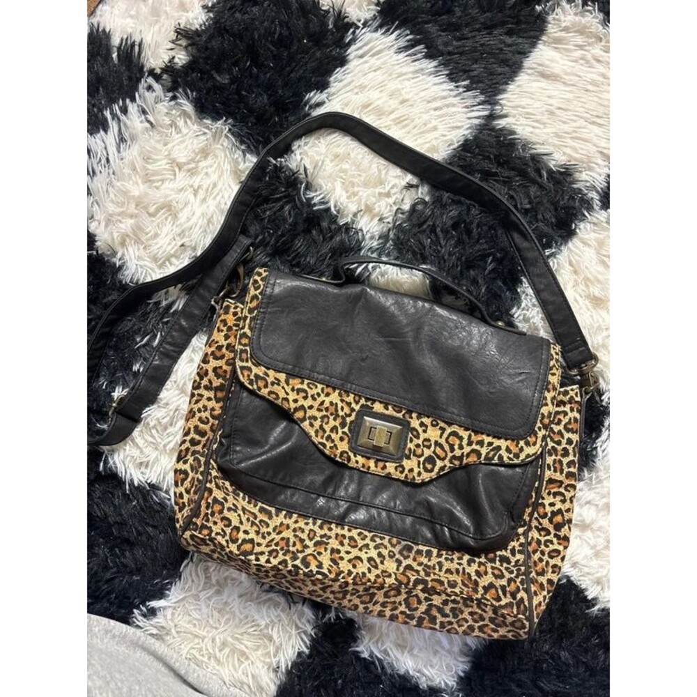 Vintage Massimo supply Co. cheetah and faux leather crossbody